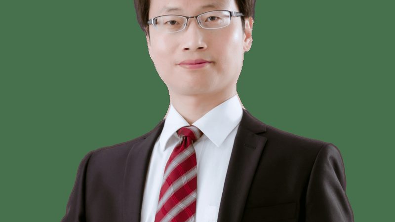 定制PCB电路板时，以下关键参数需特别注意：